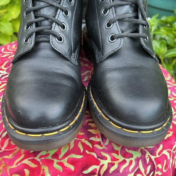 🏴󠁧󠁢󠁥󠁮󠁧󠁿 Dr. Martens MIE Vintage Embroidered Gargoyle Boots UK 5 - Picture 8 of 17